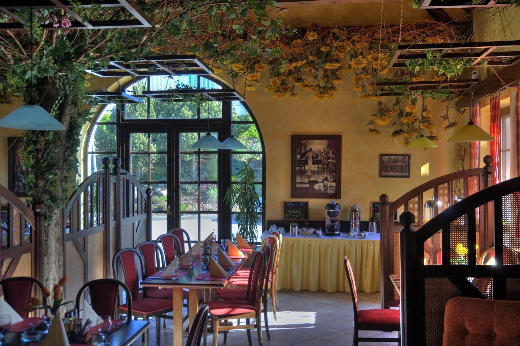 Hotel Elzet Tabor Zewnętrze zdjęcie