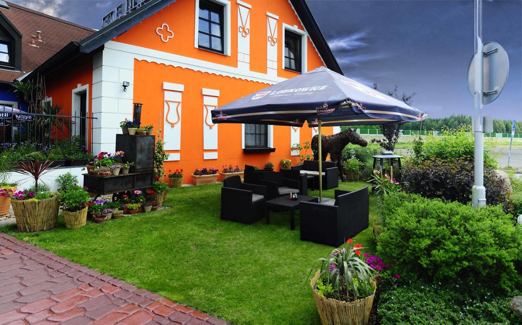 Hotel Elzet Tabor Zewnętrze zdjęcie